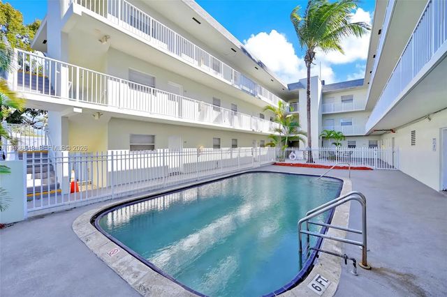 5 of 20 - 12890 Ne 8th Avenue #208, North Miami, FL