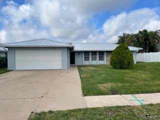 Photo of Listing #R11160477