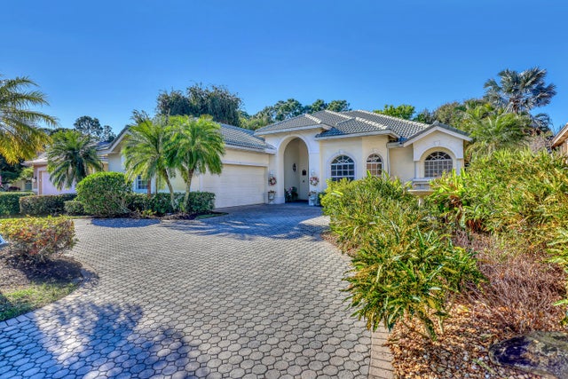 Photo of Listing #R11160521