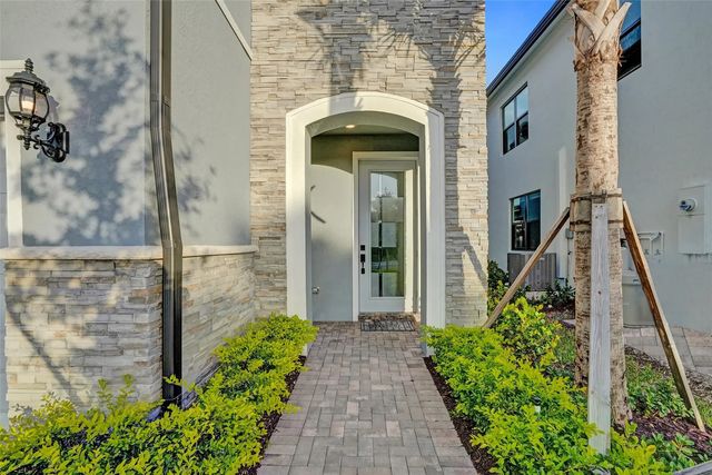 3 of 51 - 4422 Silverwood Lane S, Oakland Park, FL