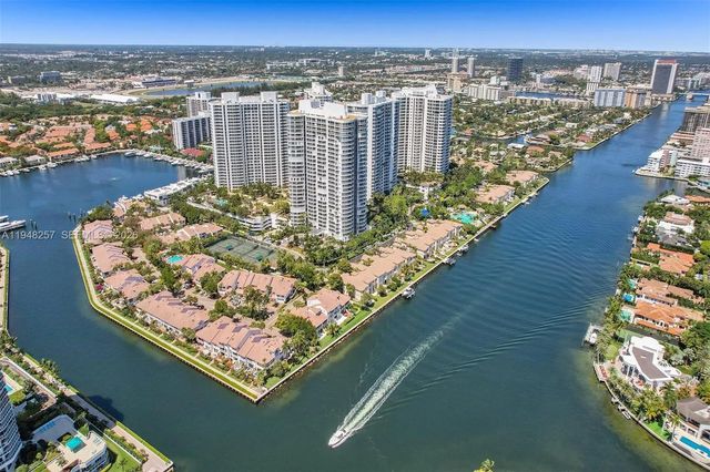 5 of 25 - 21050 Point Place #3104, Aventura, FL