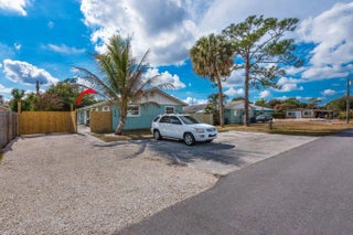 Photo of Listing #R11160563