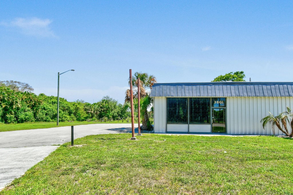 3801 Okeechobee Road, Fort Pierce