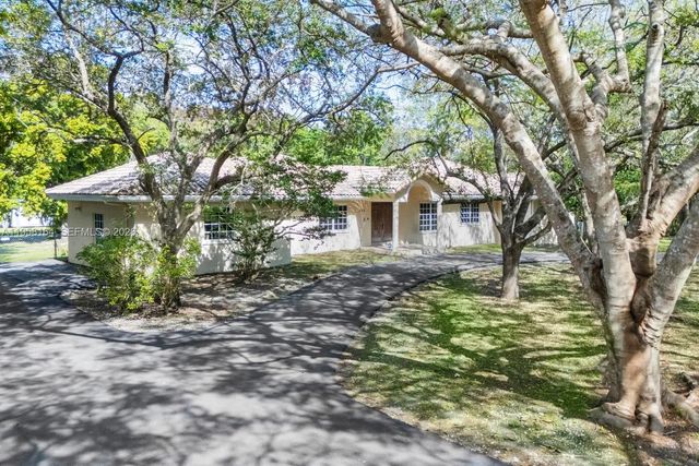 7821 Sw 129th Terrace, Pinecrest