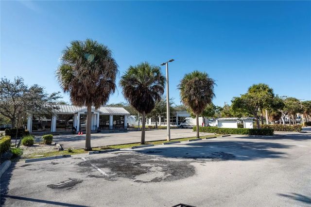 2 of 31 - 2980 W Oakland Park Boulevard, Oakland Park, FL