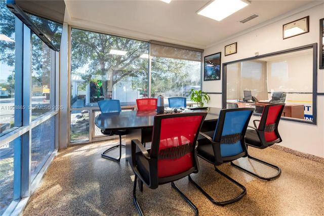 3 of 31 - 2980 W Oakland Park Boulevard, Oakland Park, FL