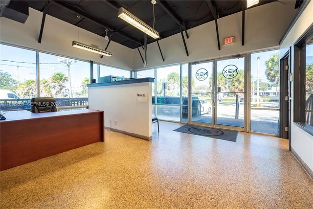 4 of 31 - 2980 W Oakland Park Boulevard, Oakland Park, FL