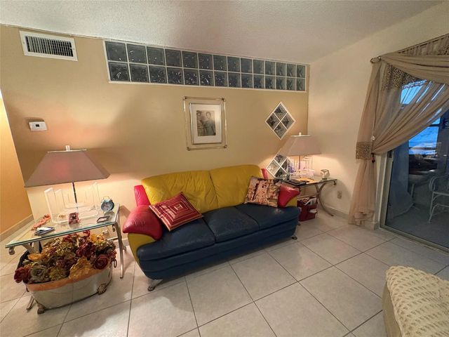 5 of 18 - N/A, North Lauderdale, FL