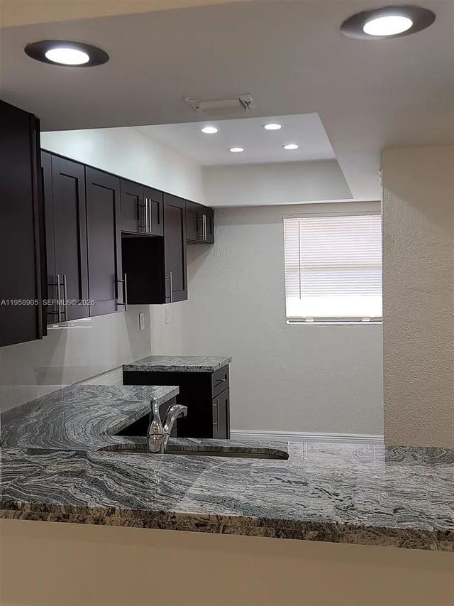 3 of 28 - 4020 Del Rio Way, Sunrise, FL