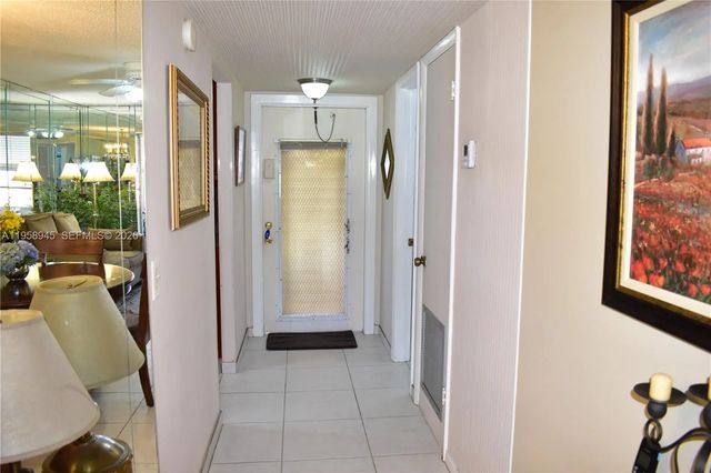3 of 46 - 9801 Sunrise Lakes Boulevard #301, Sunrise, FL