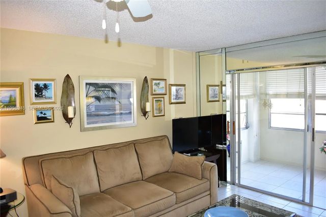 4 of 46 - 9801 Sunrise Lakes Boulevard #301, Sunrise, FL