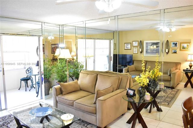 5 of 46 - 9801 Sunrise Lakes Boulevard #301, Sunrise, FL