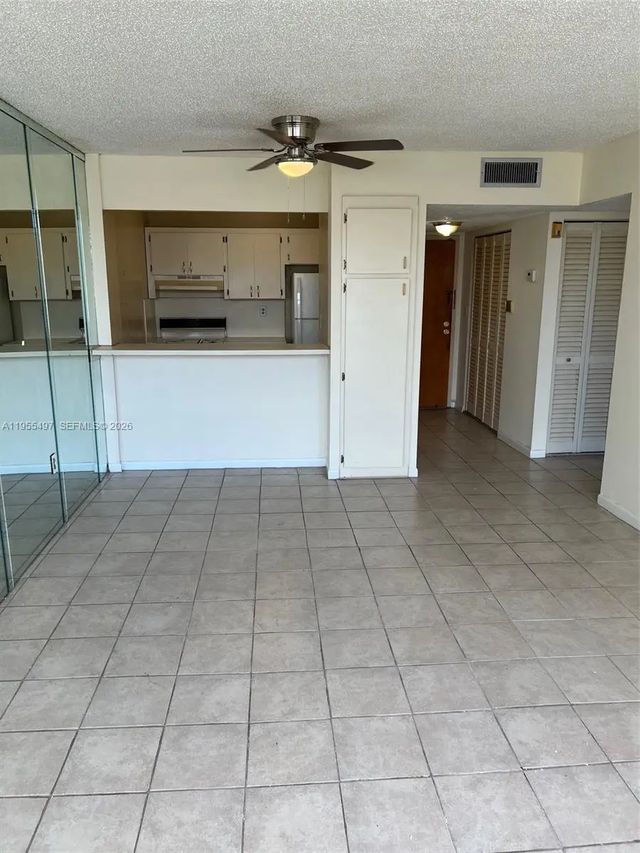 2 of 5 - 13390 Ne 7th Avenue #205, North Miami, FL