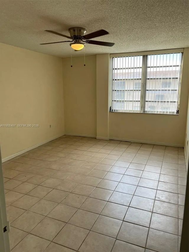 3 of 5 - 13390 Ne 7th Avenue #205, North Miami, FL