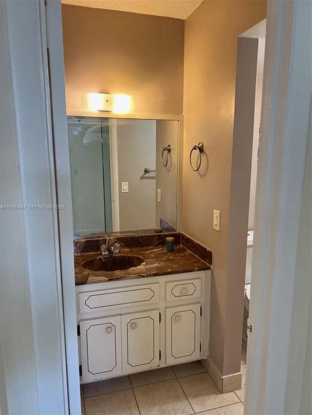 4 of 5 - 13390 Ne 7th Avenue #205, North Miami, FL