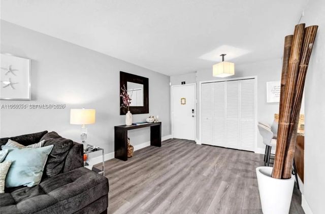 3 of 26 - 830 Nw 87t Avenue #303, Miami, FL