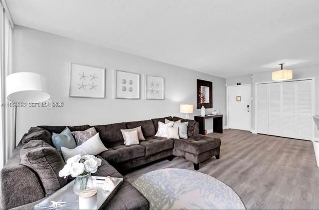 4 of 26 - 830 Nw 87t Avenue #303, Miami, FL