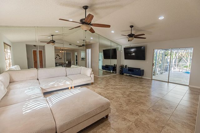 4 of 24 - 4418 Sw Farmington Street, Port St. Lucie, FL