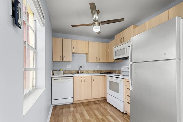 605 Flanders M, Delray Beach