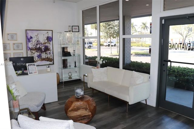 3724-3728 Davie Road, Davie
