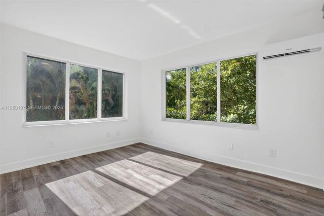 5 of 20 - 1630 Sw 10th Street, Miami, FL