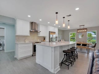 Photo of Listing #R11160739