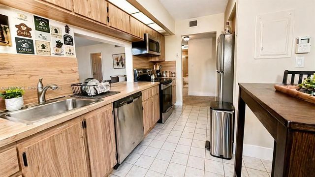 2 of 40 - 6800 Cypress Road #501, Plantation, FL