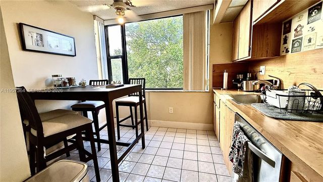 3 of 40 - 6800 Cypress Road #501, Plantation, FL