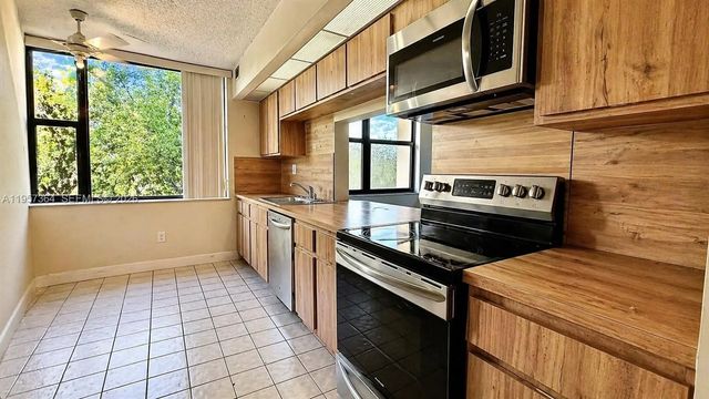 4 of 40 - 6800 Cypress Road #501, Plantation, FL