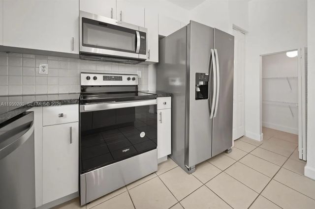 4 of 11 - 21459 Sw 86th Place, Cutler Bay, FL