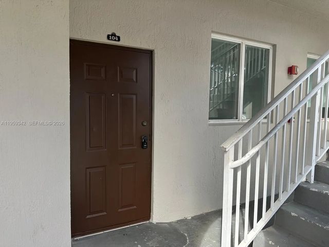2 of 22 - 1661 Se 29th Court #104, Homestead, FL