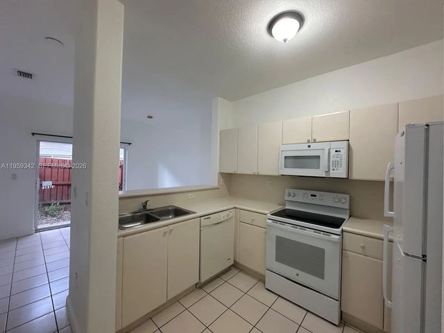 4 of 22 - 1661 Se 29th Court #104, Homestead, FL