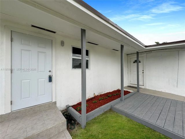 2 of 29 - 4133 Sw 52nd Street, Dania Beach, FL