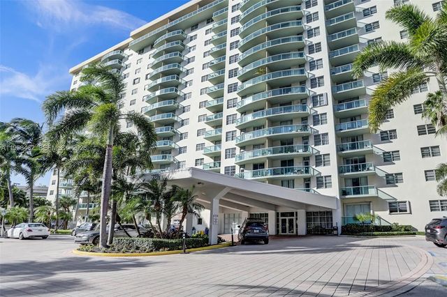 4 of 53 - 19390 Collins Avenue #302a, Sunny Isles Beach, FL