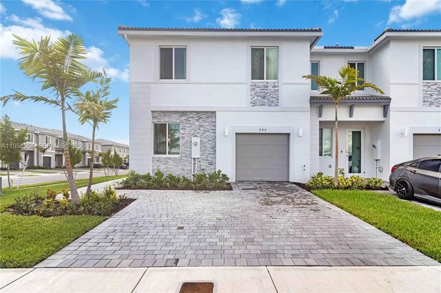 760 Se 13th Court, Homestead