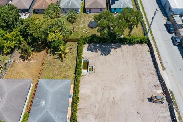 2 of 13 - 3250 Ne 3rd Avenue, Oakland Park, FL