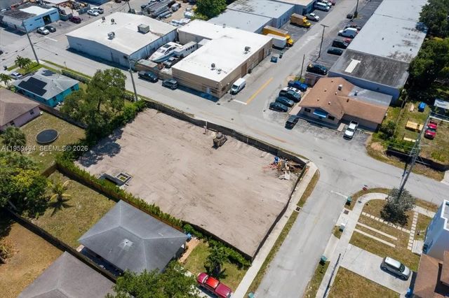 5 of 13 - 3250 Ne 3rd Avenue, Oakland Park, FL