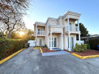 Photo of Listing #R11160870