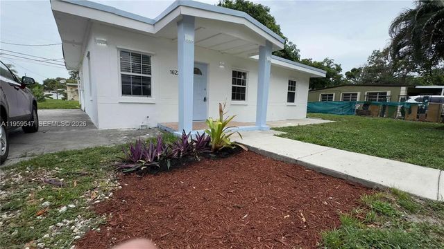 16221 E Bunche Park Drive, Miami Gardens