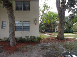 Photo of Listing #R11160880