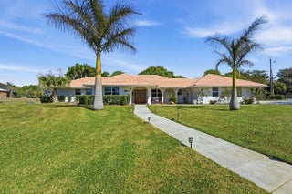 Photo of Listing #R11160890