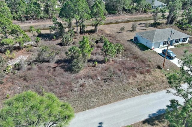 5 of 41 - 943 Foxdale Avenue, Lehigh Acres, FL