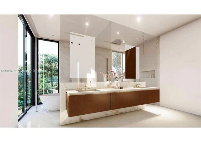 5 of 10 - 2210 Ne 124th Street, North Miami, FL