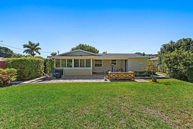 5 of 45 - 1401 N Lake Court, Lake Clarke Shores, FL