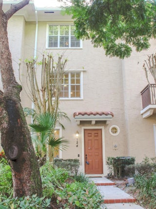 Photo of Listing #R11160937