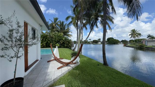 3 of 38 - 6705 Ficus Drive, Miramar, FL