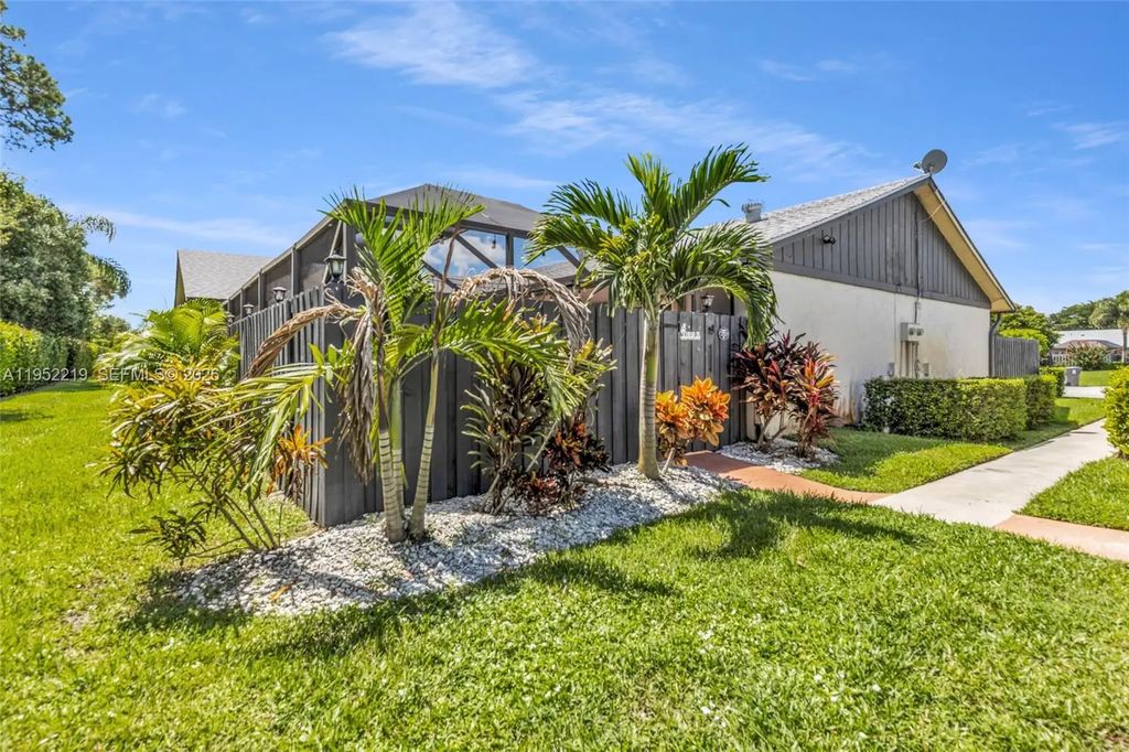 1050 Summit Trail Circle #b, West Palm Beach