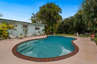 Photo of Listing #R11160989