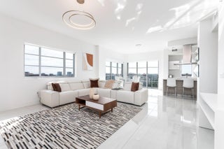 Photo of Listing #R11161023