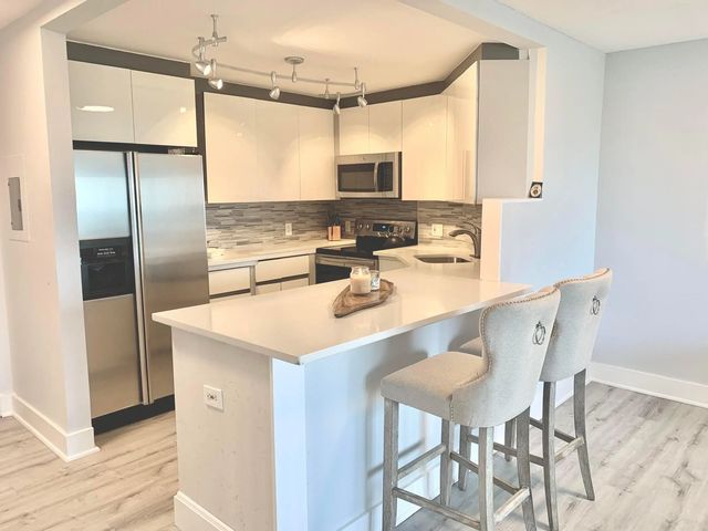 4 of 32 - 340 Sunset Drive #1506, Fort Lauderdale, FL
